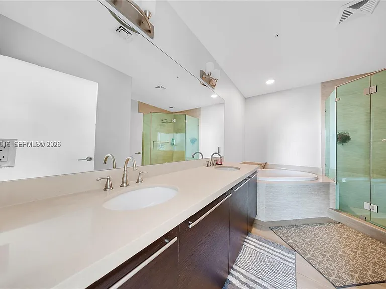 7928 East Dr #305 — Photo 14
