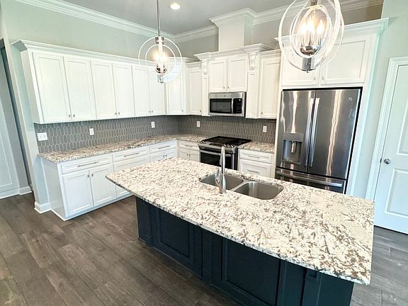 3rd image of 2067 Highpoint Pl