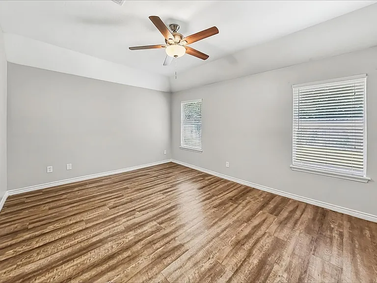 13211 Ambrosa Dr — Photo 6