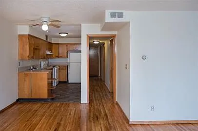 1209 Broadway N #3 — Photo 3