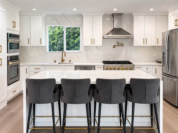 7214 Fallbrook Ave, West Hills, CA 91307