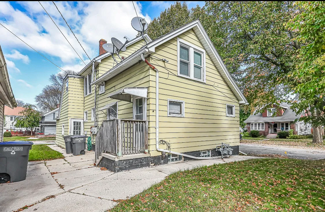 1603 Superior Ave — Photo 3