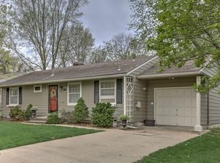 7208 Cherokee Dr, Prairie Village, KS 66208