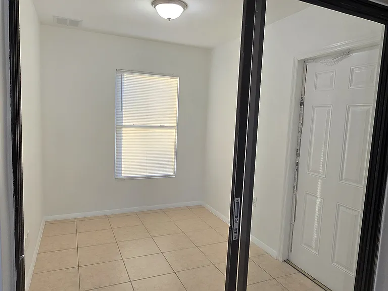 846 Grenadier Dr — Photo 18