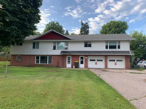 939 8th, Reedsburg, WI