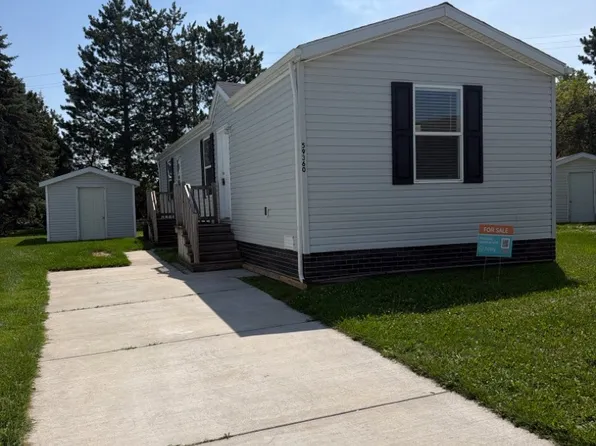 59360 Cary Ln #88, New Haven, MI 48048