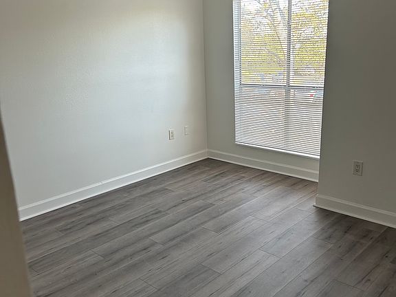 5th image of 115 112th Ave NE APT 206