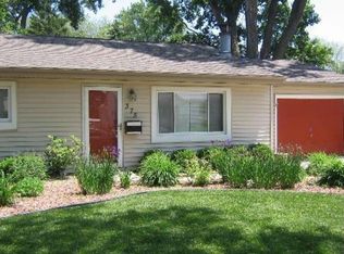 375 Sunset Ln, Wheeling, IL 60090