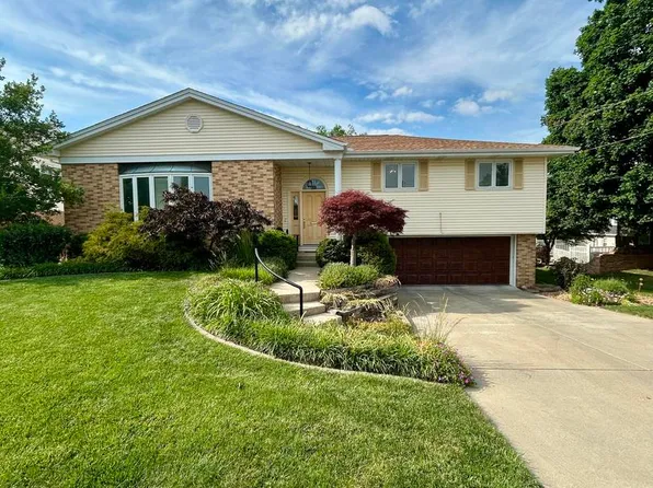 672 W Karen Dr, Decatur, IL 62526