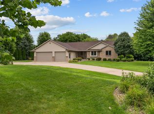2412 Manitowoc Rd, Menasha, WI 54952