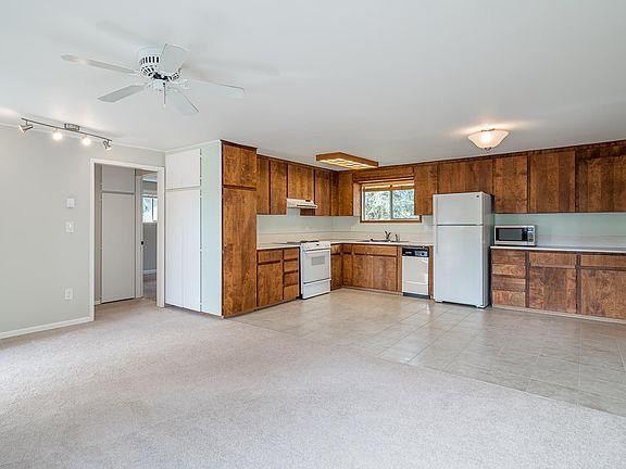 4th image of 20303 Dayton Ave N #B
