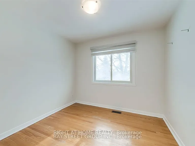 49 Rayne Ave — Photo 13