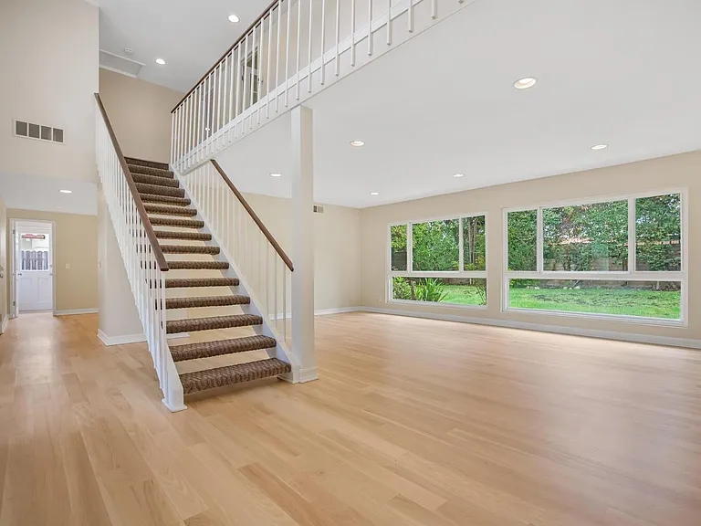 1672 Wellington Pl — Photo 19