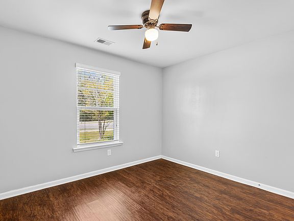 3rd image of 3015 Holly Loop