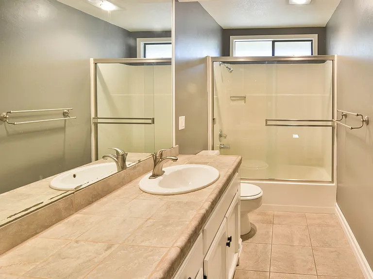 1043 Tamara Cir — Photo 12