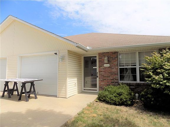 2nd image of 1416 Blue Branch Dr