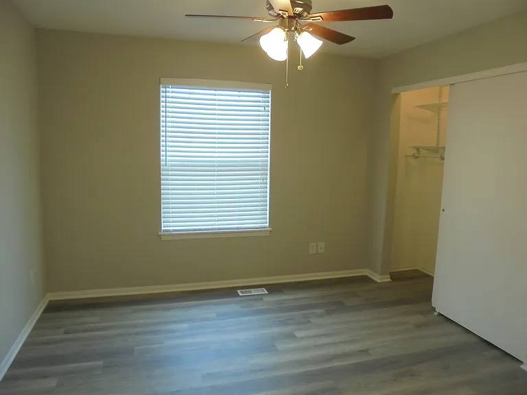 1847 Grandview Pl — Photo 15