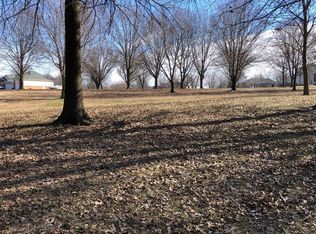 13261 Lee Rd, Trenton, IL 62293