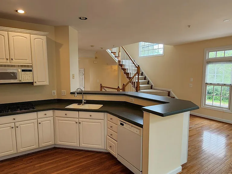 8021 Kidwell Town Ct — Photo 10
