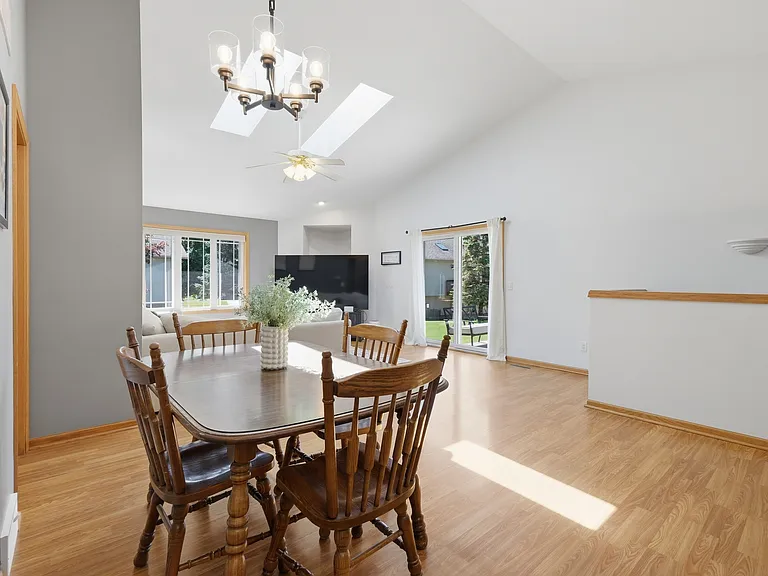 1051 Tamarack Way #1051 — Photo 12
