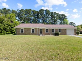 700 Shadowridge Rd, Jacksonville, NC 28546