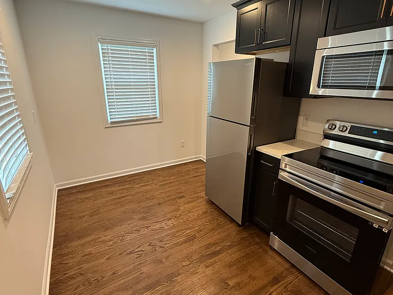 1201-1211 Colonial Dr — Photo 2