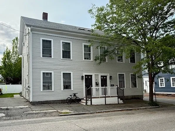 26 Strong St #A, Newburyport, MA 01950