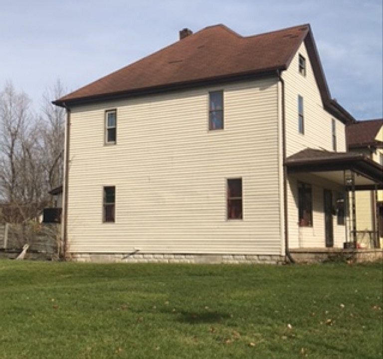 2nd image of 803 E Indiana Ave