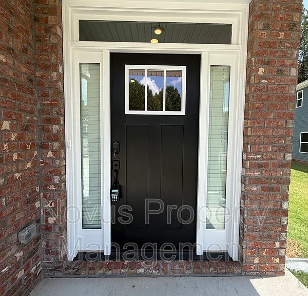 213 Laney Dr — Photo 4