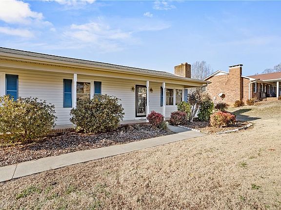 3rd image of 103 Lois Ln