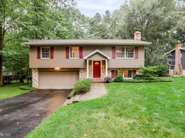 266 Oakley Dr, State College, PA 16803