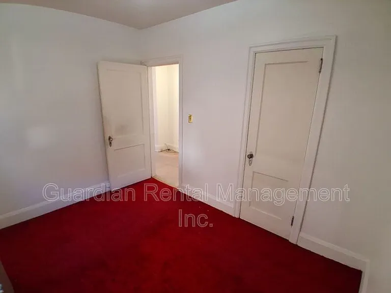 166 Court St S — Photo 11