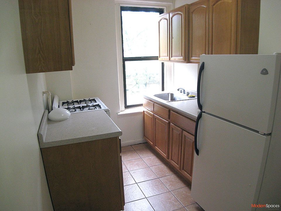 2nd image of 1905 22nd Rd APT 33