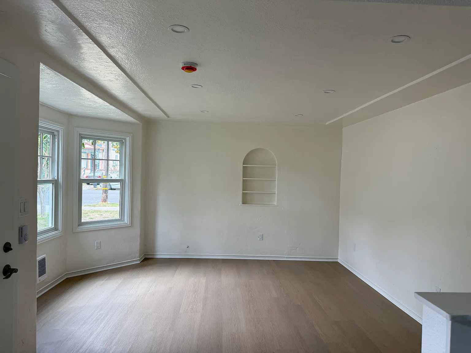 1100 Park Ave — Photo 3