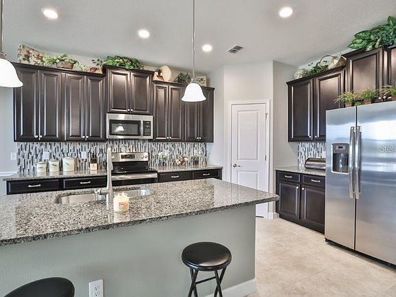 3rd image of 1909 Redmond Brook Ln