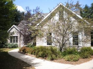 3110 City Forest Estates Dr, Midland, MI 48642