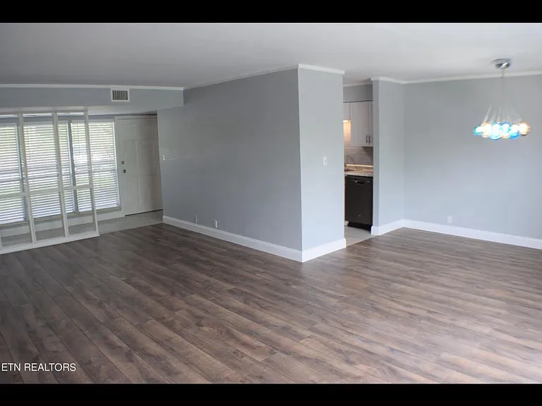 508 Berlin Dr — Photo 12