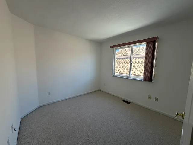 17 Miranda Ct — Photo 2