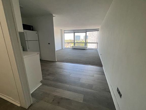 2nd image of 2400 N Lakeview Ave APT 1014