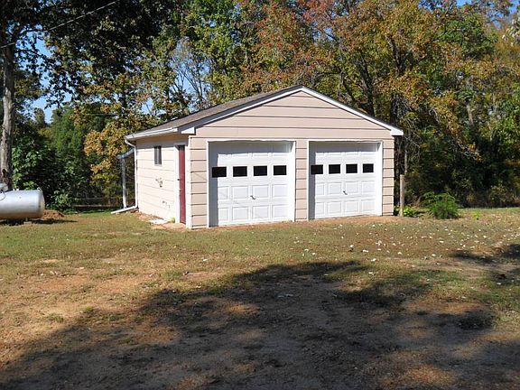 2nd image of 4768 N Crockett Rd