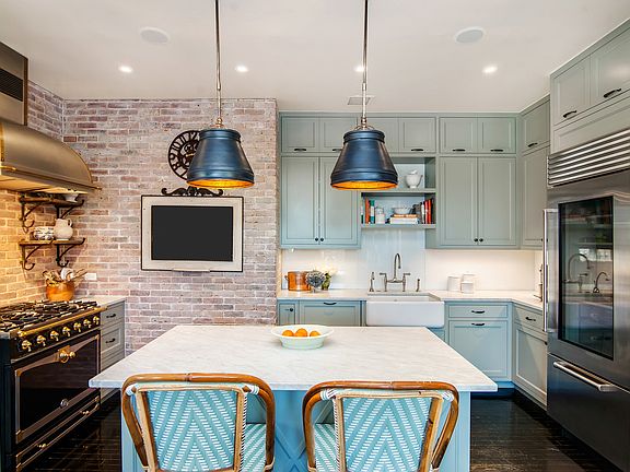 4th image of 252 7th Ave APT 12D