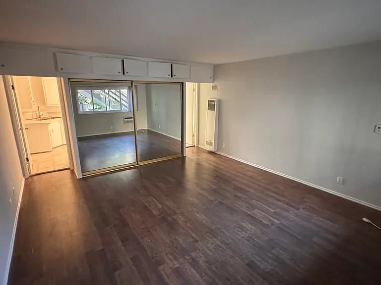 11611 Darlington Ave #6 — Photo 4