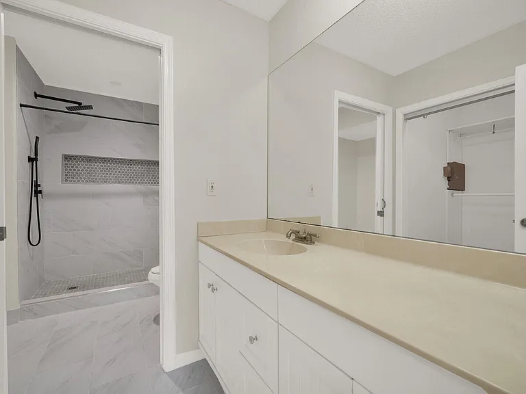 6371 Toulon Dr — Photo 21
