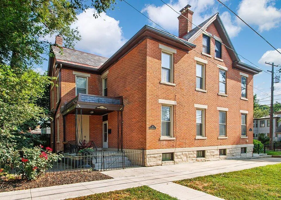 22 E Frankfort St