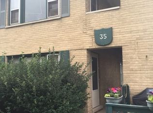35 King Arthur Ct APT 1, Northlake, IL 60164