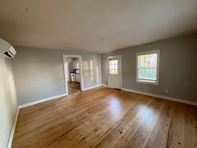 335 E Burton St — Photo 5