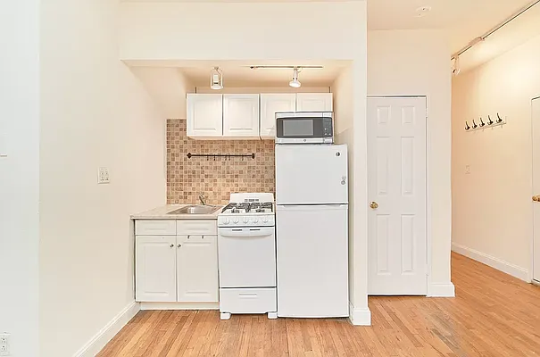 Rented by Living New York | media 3