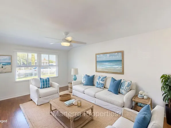 Broadway, 393 & 395 Broadway, Costa Mesa, CA 92627