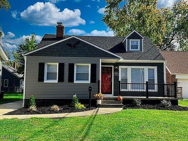1st image of 5885 Chestnut Hills Dr