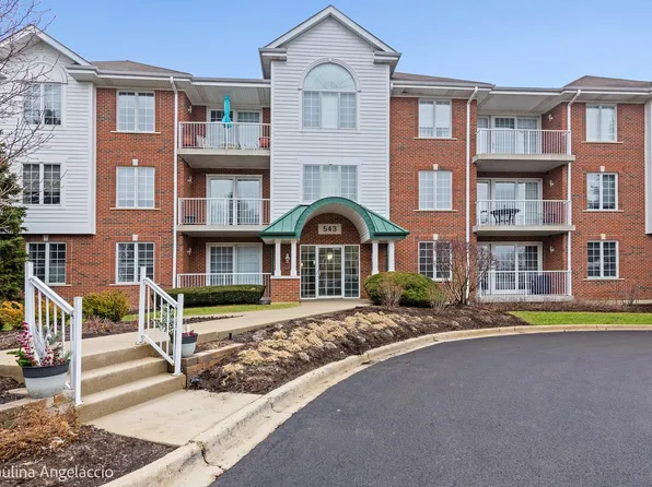 543 N Hough St APT 206, Barrington, IL 60010